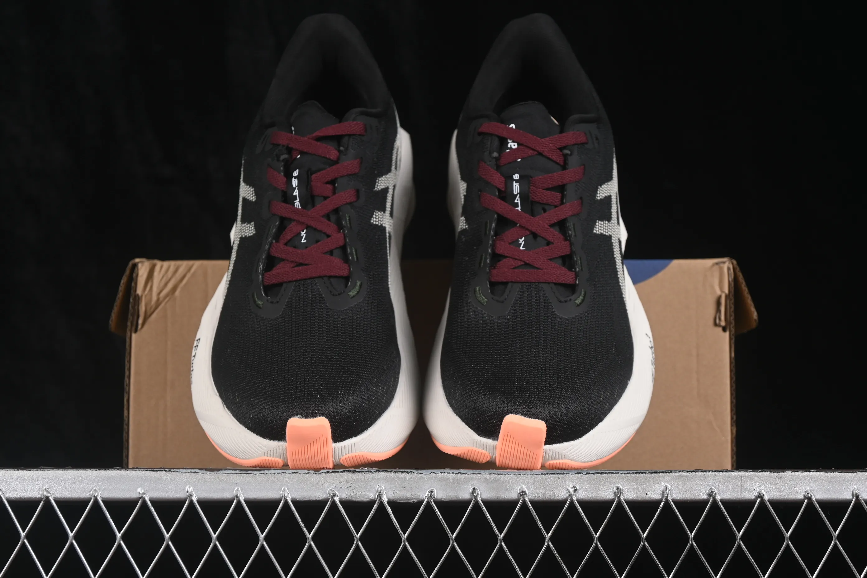 All categories Asics Asics series Asics Novablast 6 Asics Novablast 6 Asics retro breathable casual shoes cushioning men's wear-resistant running shoes 1011C243-001